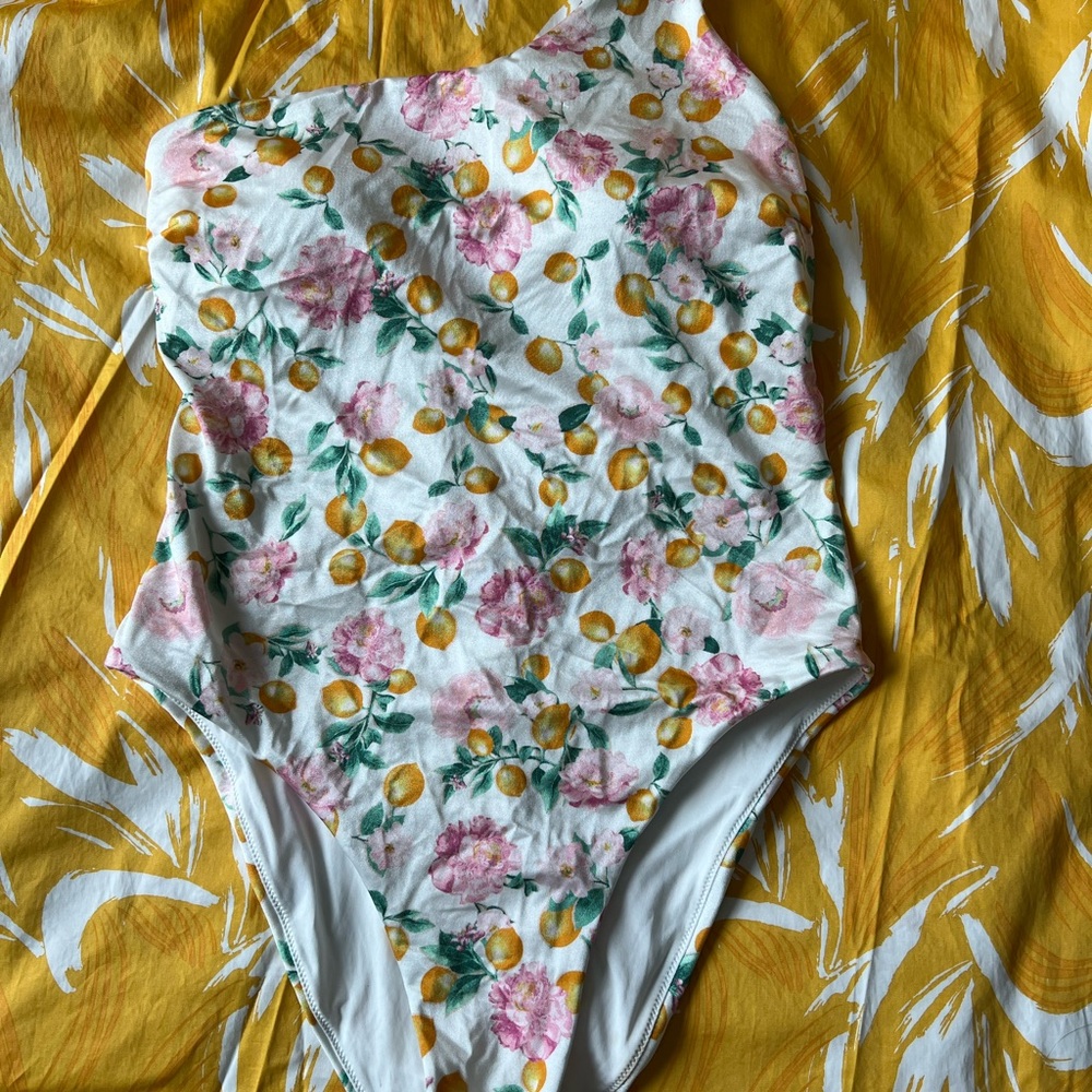 Victorias Secret Large White Floral Lemons Single Shoulder One Piece Swimsuit VS